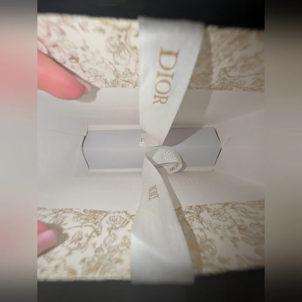 Designer Gift Bag Bundle – Dior, Gucci, Kith & More | Luxury Packaging Set - Picture 11 of 14